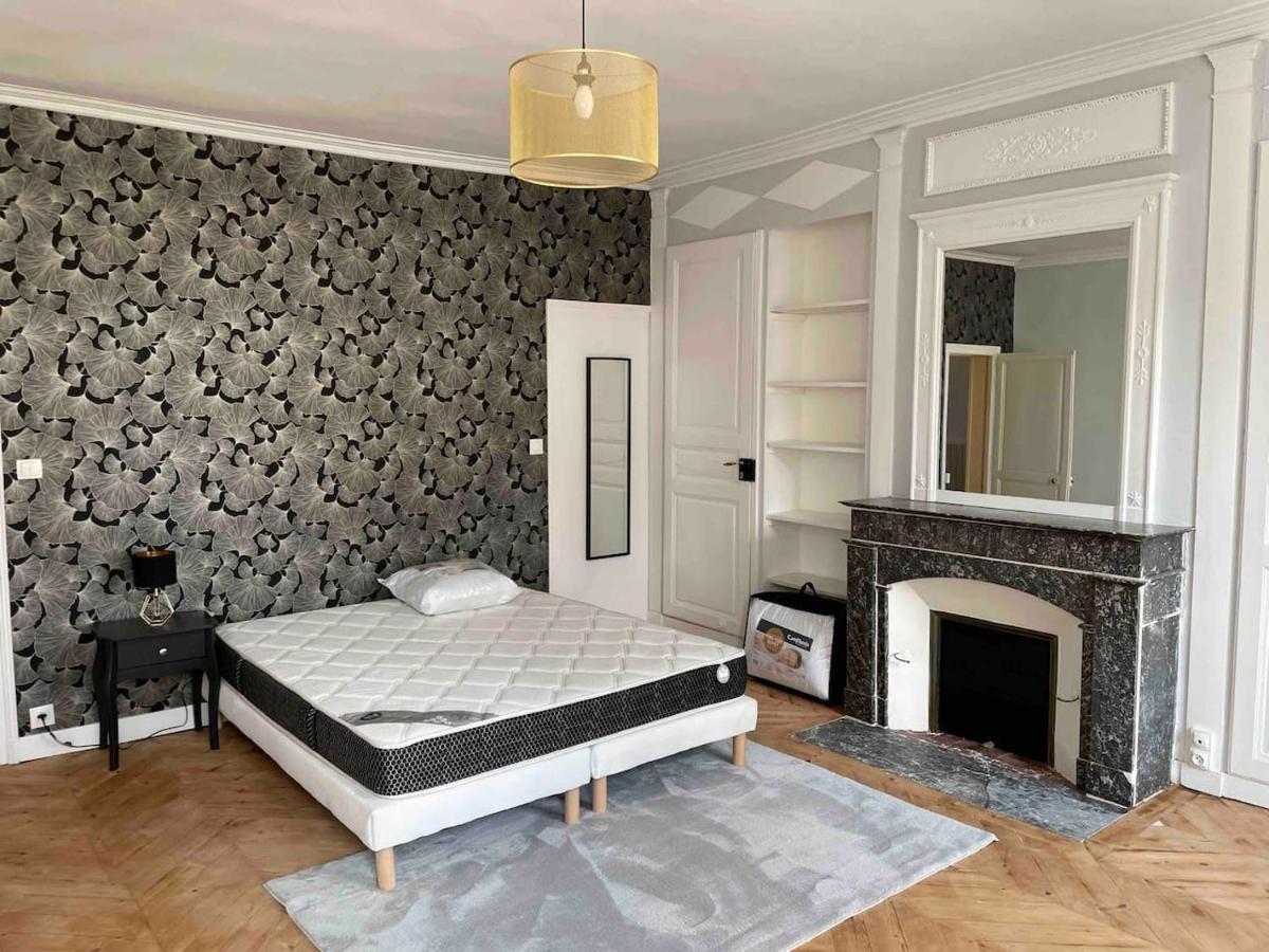 Logement Centre Ville 1 A 4 Chambres Alençon Eksteriør bilde